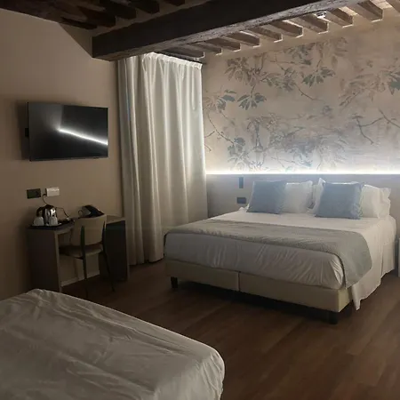 Hotel Del Lupo 4*