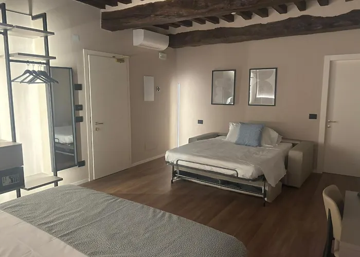 Del Lupo ホテル ソラーニャ